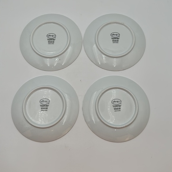 Design by Design Peppermint Santa Plates by Ingrid -set of 4 - Picture 5 of 16